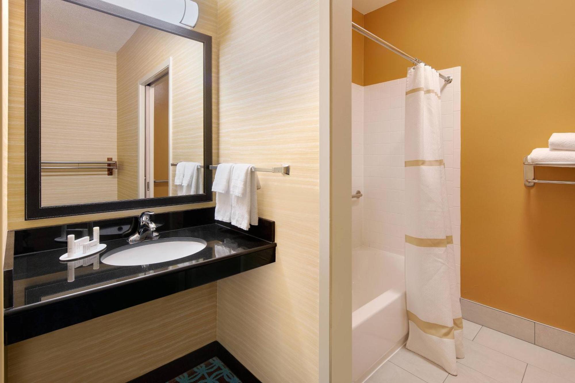 Fairfield Inn & Suites Austin University Area Εξωτερικό φωτογραφία