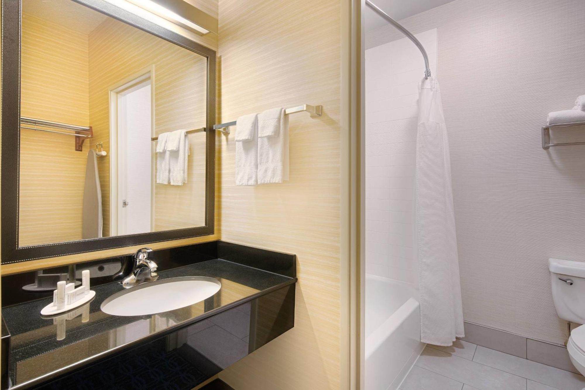 Fairfield Inn & Suites Austin University Area Εξωτερικό φωτογραφία